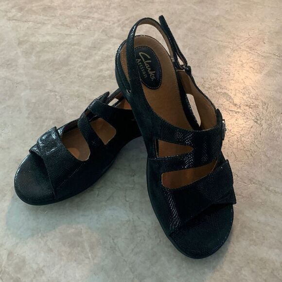 Clark’s Black Adjustable Sandals NWOT - Picture 3 of 7